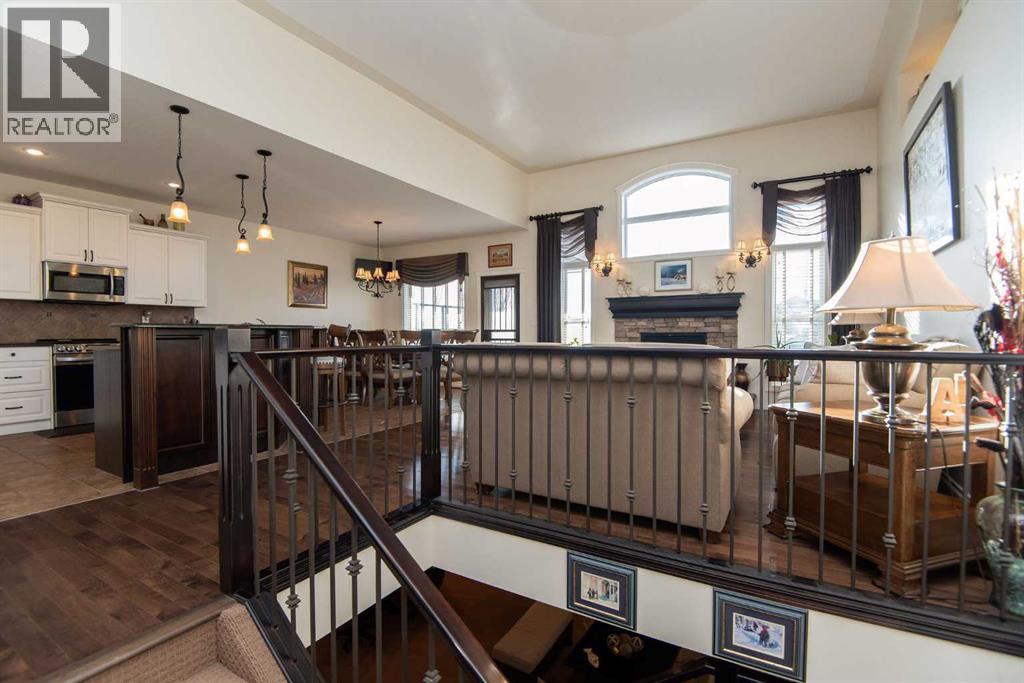 15 Volk Place, Red Deer, AB - Indoor Photo Showing Kitchen With Upgraded Kitchen