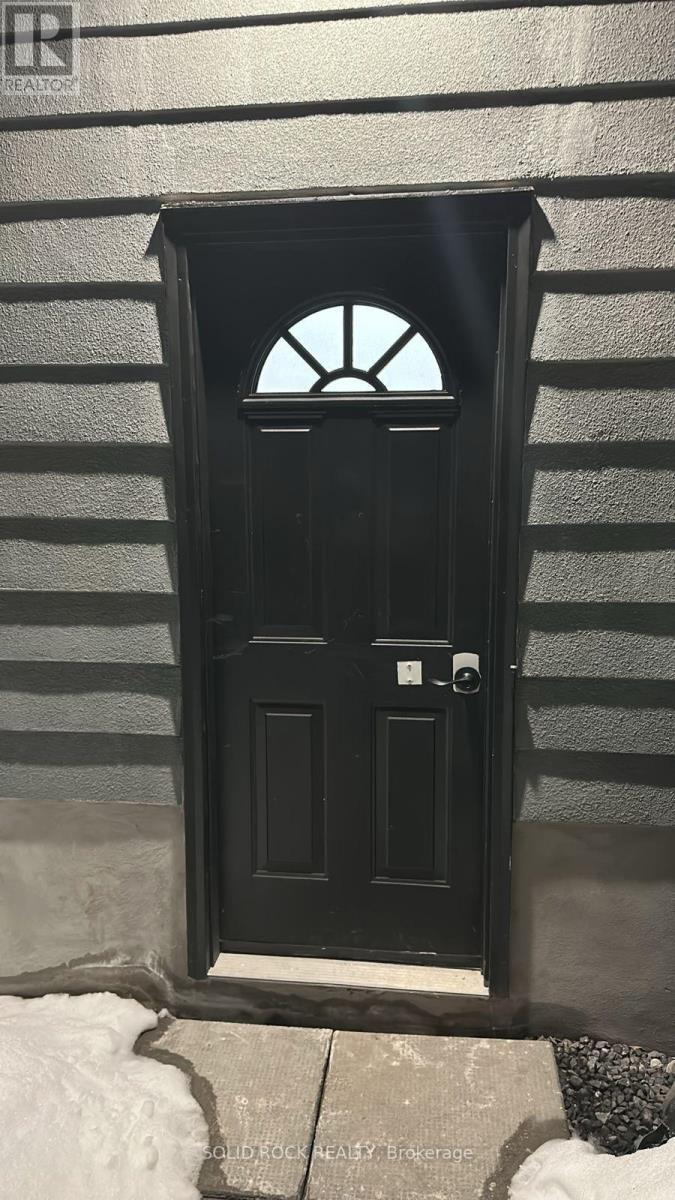 1678 Fisher Avenue, Ottawa, ON - Photo Showing Other Room