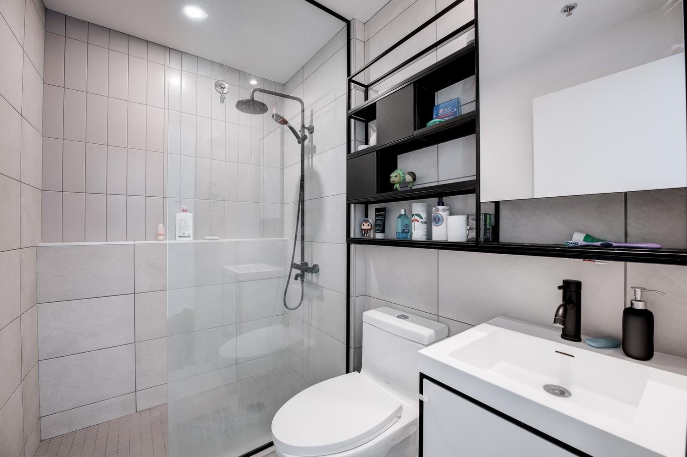 Bathroom - 502-288 Rue Richmond, Montréal (Le Sud-Ouest), QC - Indoor Photo Showing Bathroom