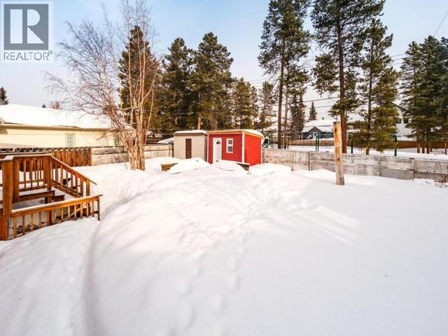 6 Tatchun Road, Whitehorse, YT - Outdoor