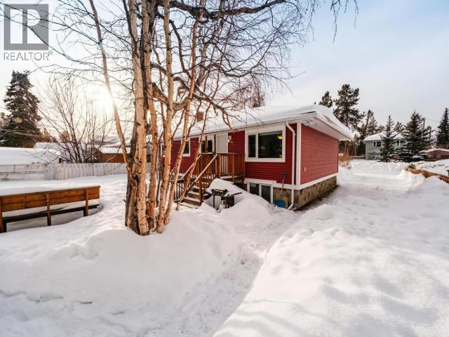 6 Tatchun Road, Whitehorse, YT - Outdoor