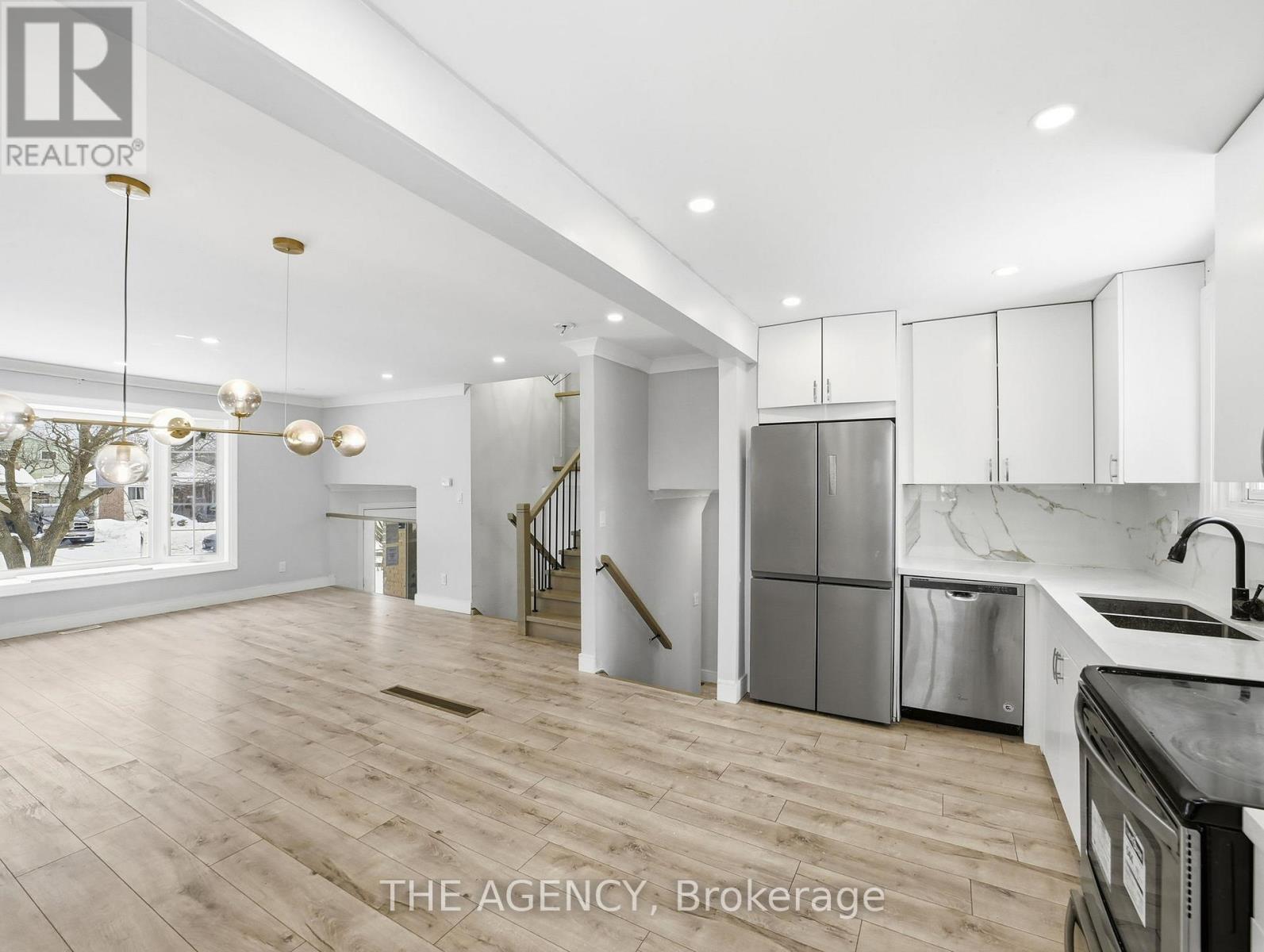 1236 Avonlea Road, Cambridge, ON - Indoor Photo Showing Kitchen With Stainless Steel Kitchen With Double Sink With Upgraded Kitchen