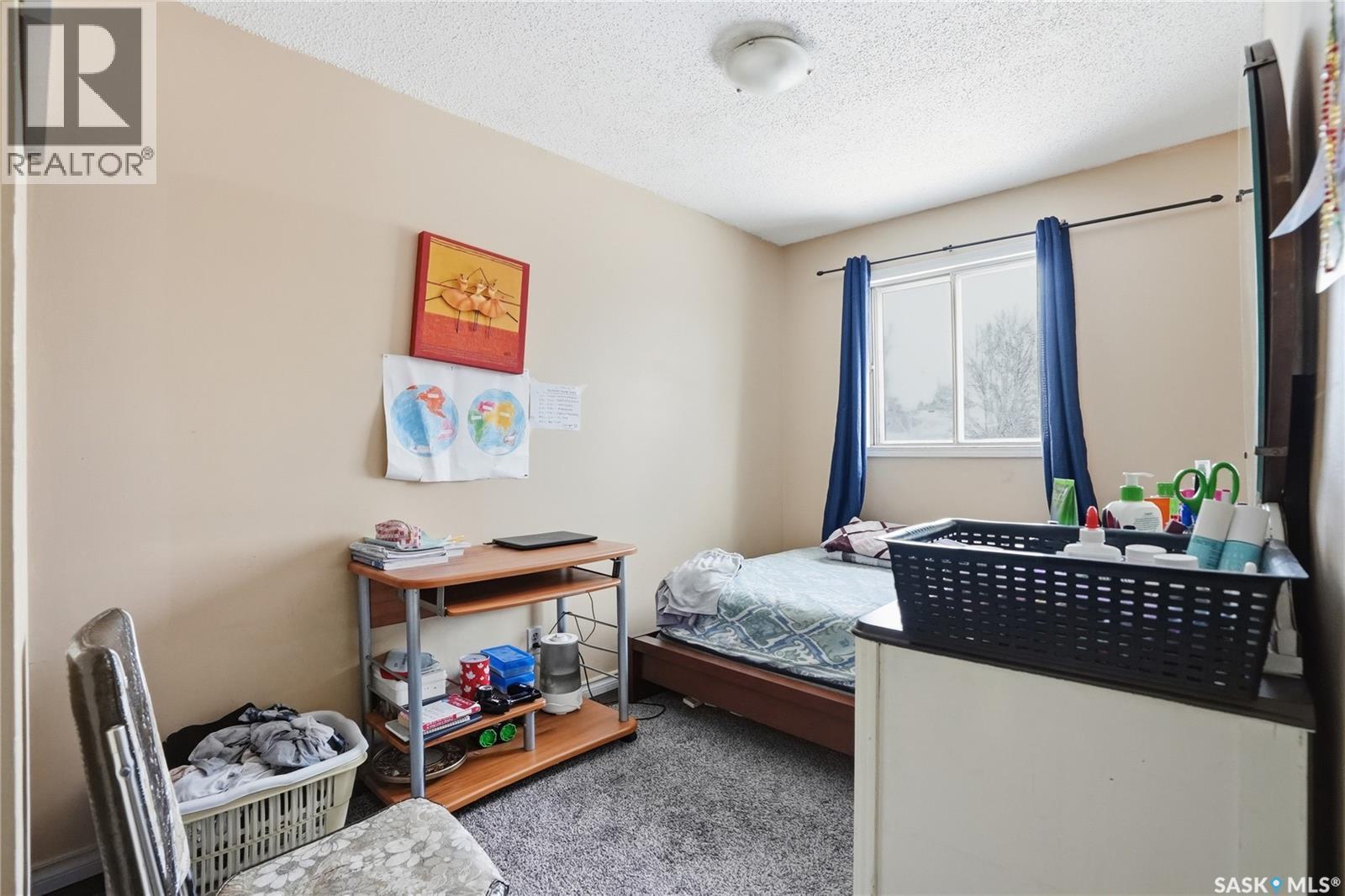 3523 Taylor Street E, Saskatoon, SK - Indoor Photo Showing Bedroom