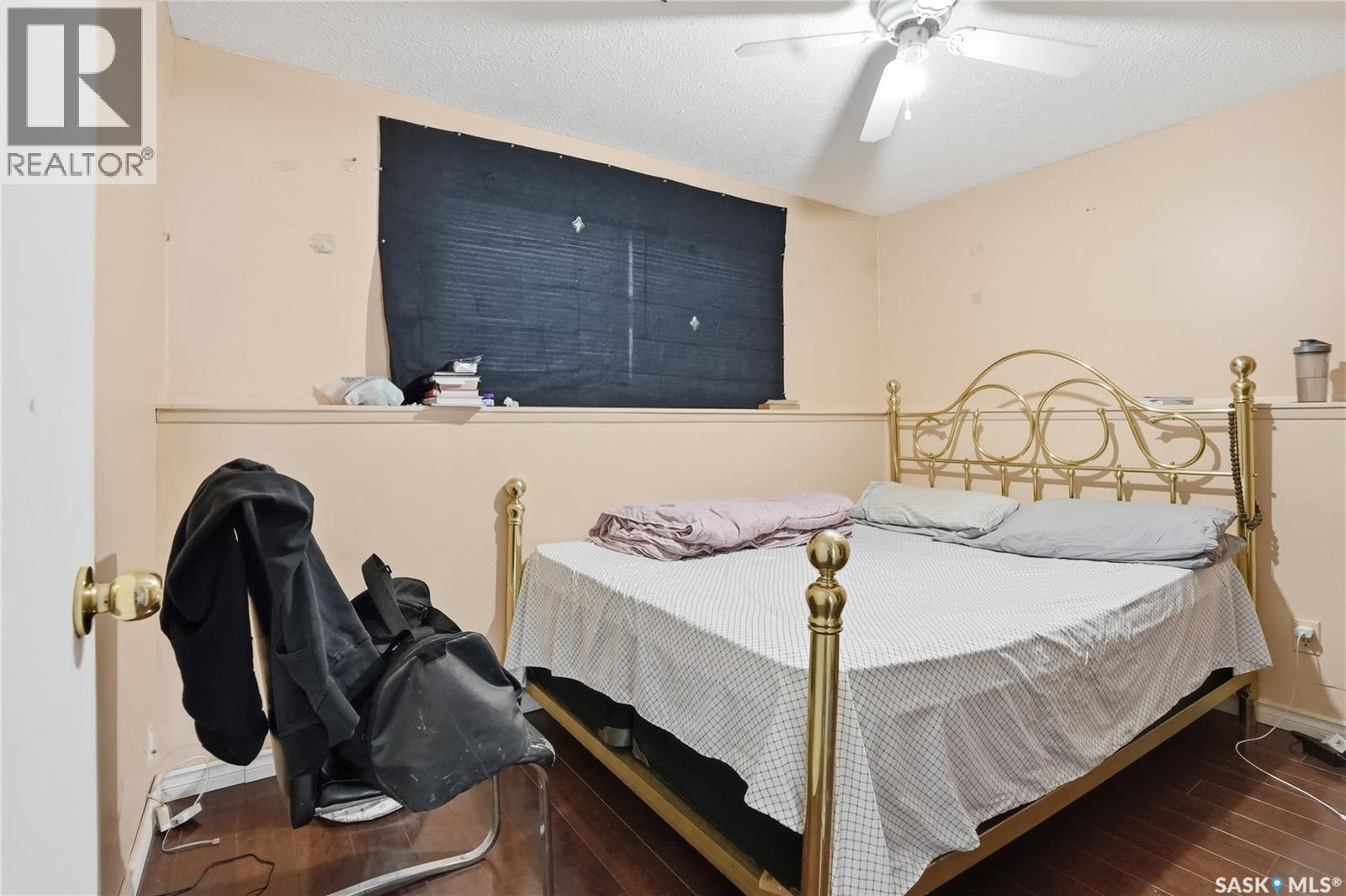 3523 Taylor Street E, Saskatoon, SK - Indoor Photo Showing Bedroom