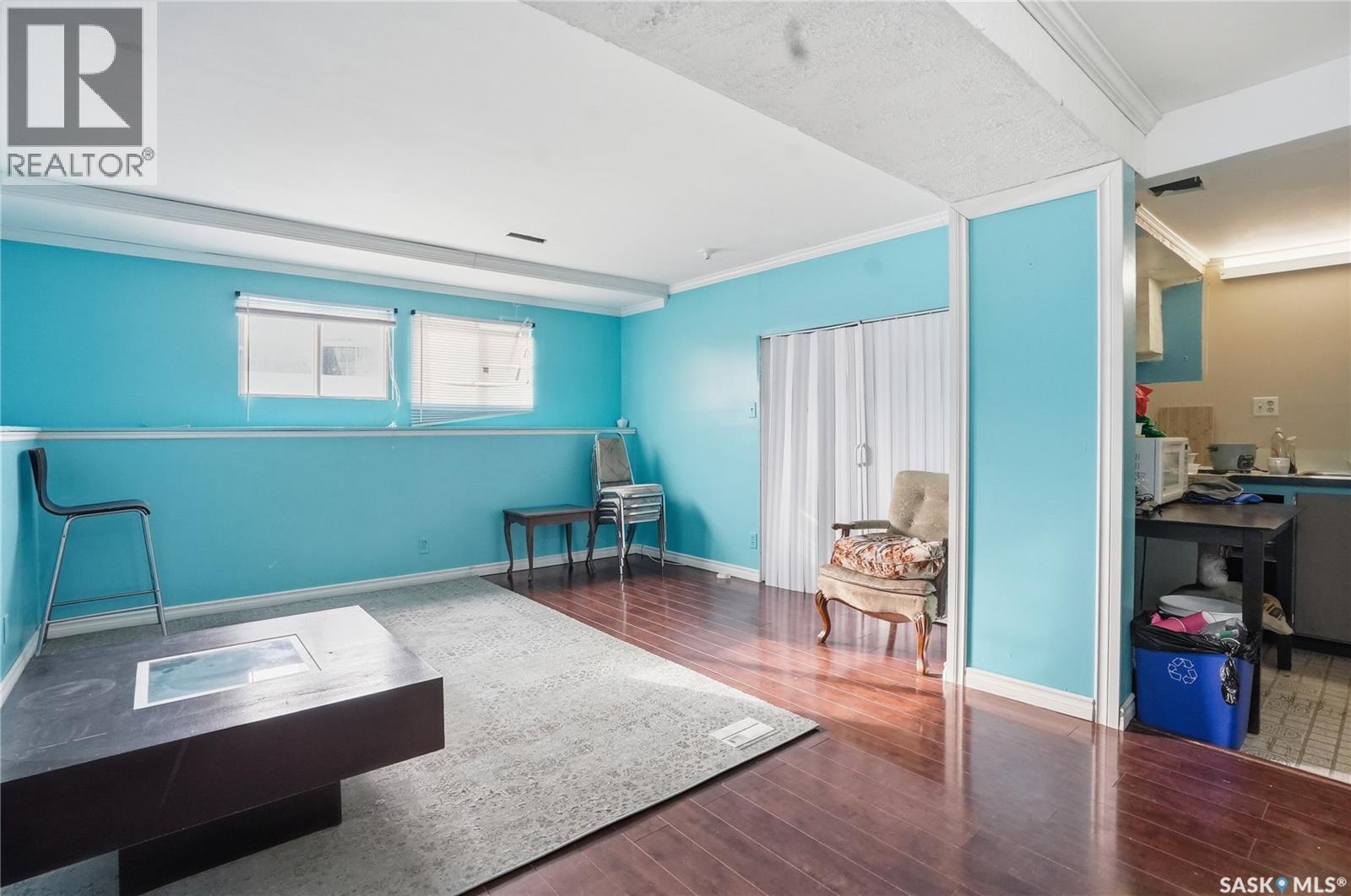 3523 Taylor Street E, Saskatoon, SK - Indoor