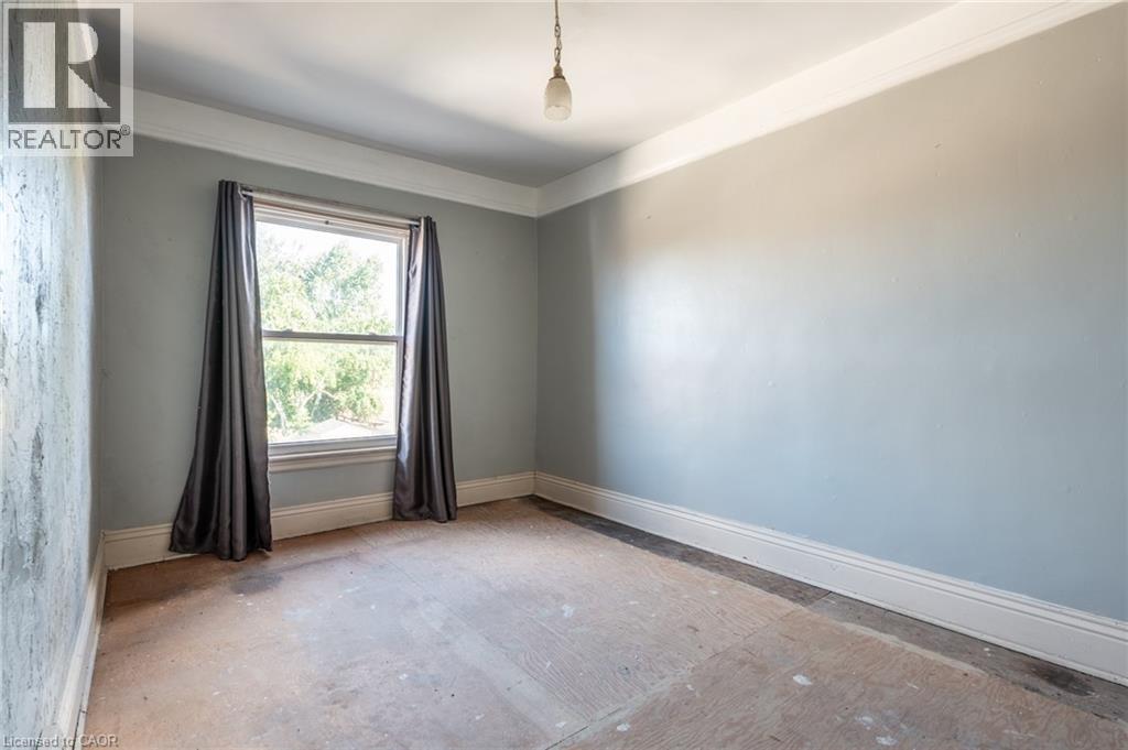 128 Hess Street N, Hamilton, ON - Indoor Photo Showing Other Room