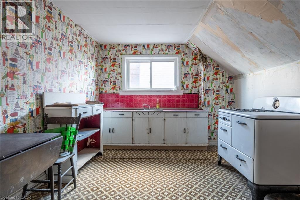 128 Hess Street N, Hamilton, ON - Indoor Photo Showing Other Room