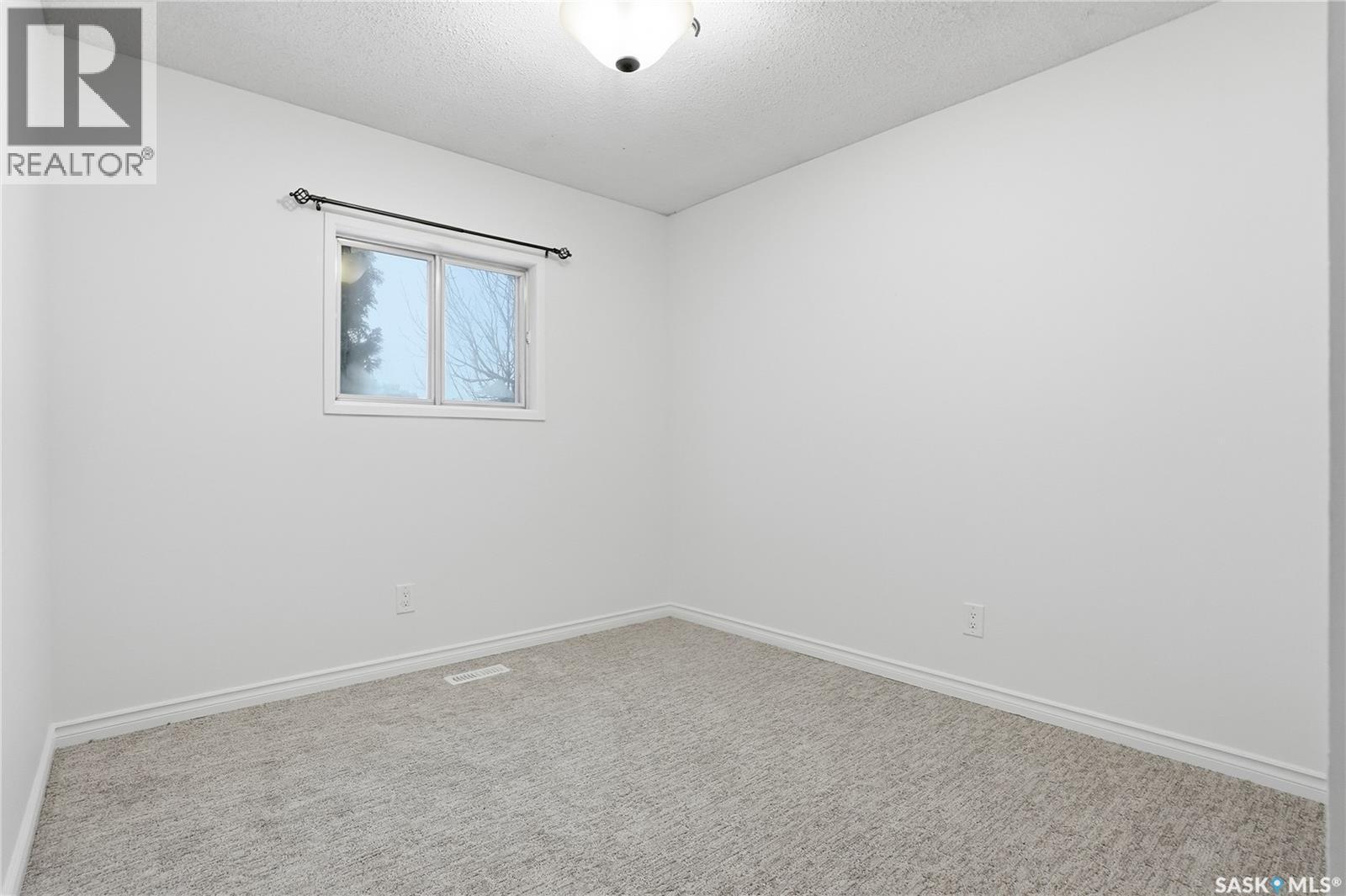 226 Stillwater Drive, Saskatoon, SK - Indoor Photo Showing Other Room