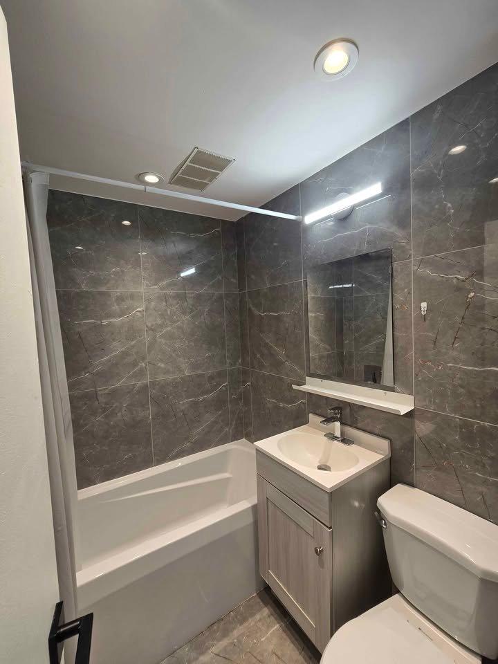 Salle de bains - 8-2530 Rue Sicard, Montréal (Mercier/Hochelaga-Maisonneuve), QC - Indoor Photo Showing Bathroom