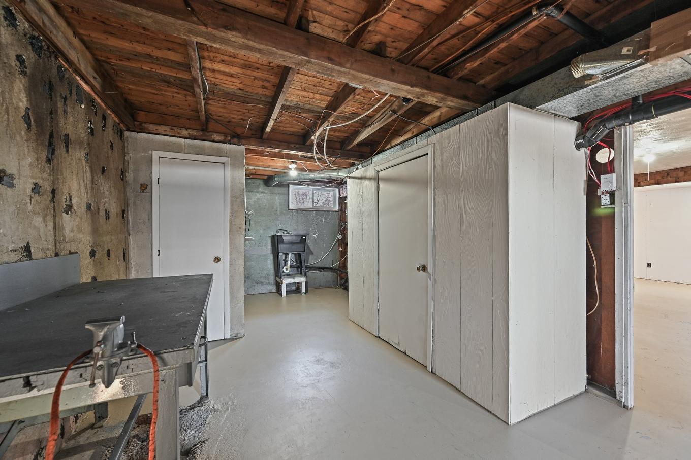 Workshop - 195 47E Rue O., Venise-En-Québec, QC - Indoor Photo Showing Basement