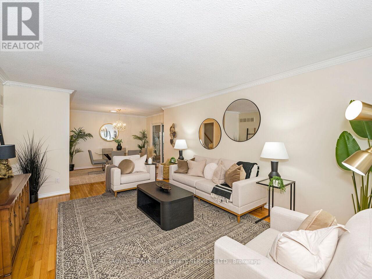 437 Highside Drive, Milton, ON - Indoor Photo Showing Living Room