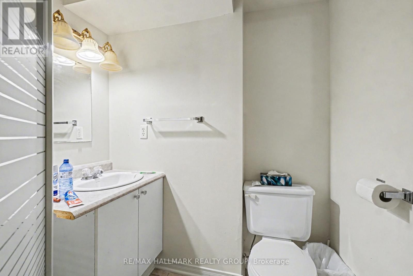 981 Larkin Street, Ottawa, ON - Indoor Photo Showing Bathroom