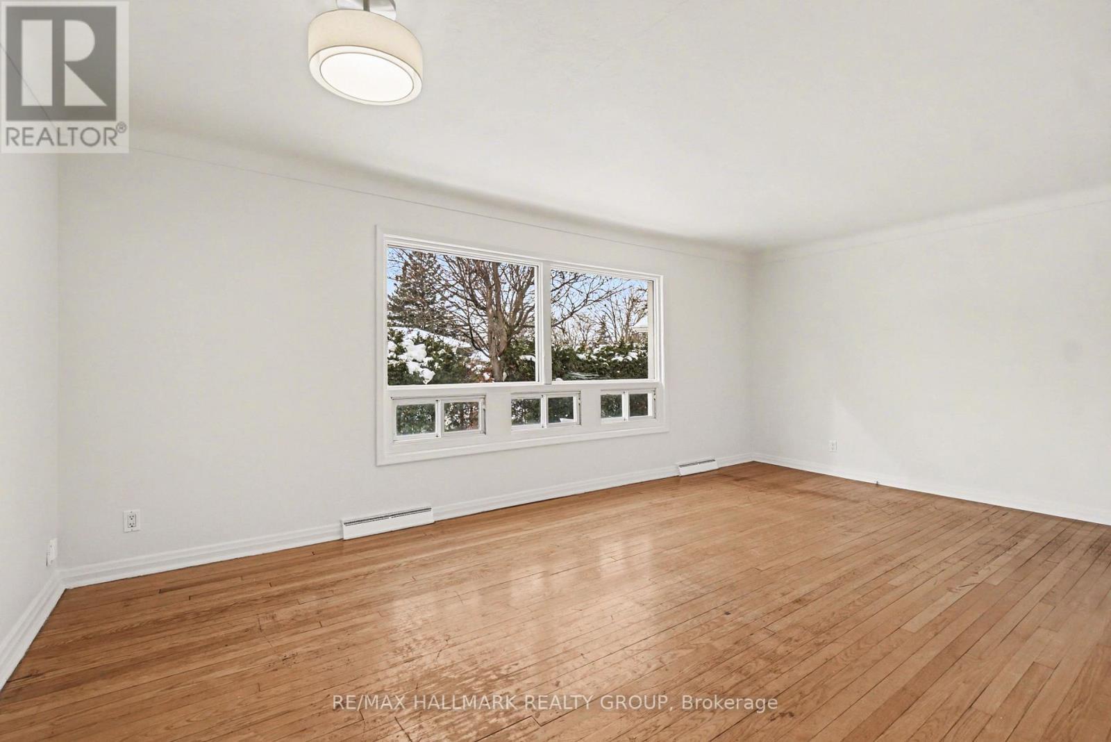 981 Larkin Street, Ottawa, ON - Indoor