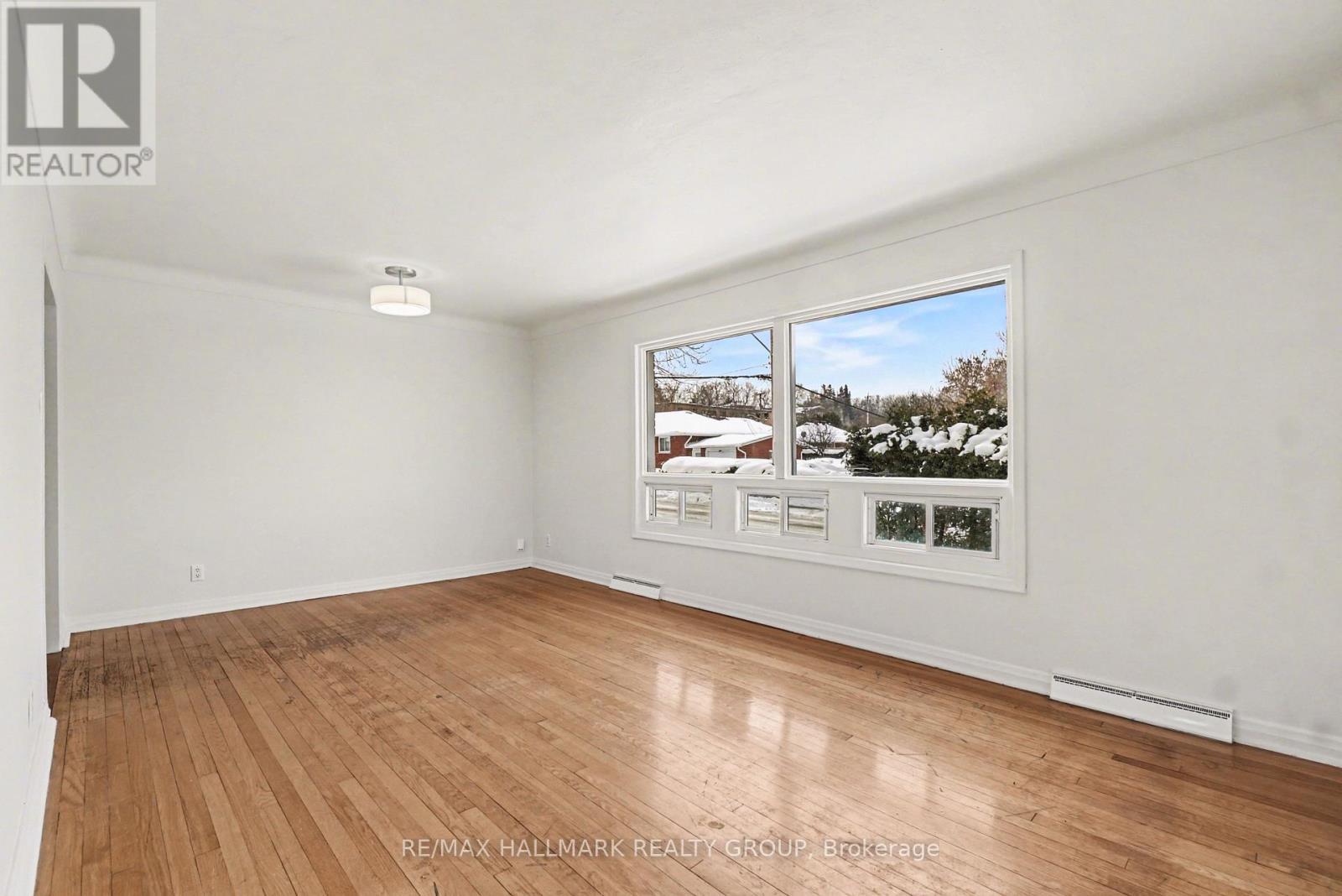 981 Larkin Street, Ottawa, ON - Indoor Photo Showing Other Room