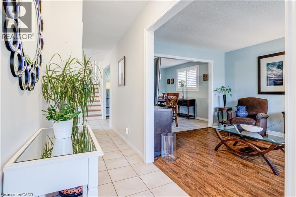 18 Charing Drive, Hamilton, ON - Indoor Photo Showing Other Room