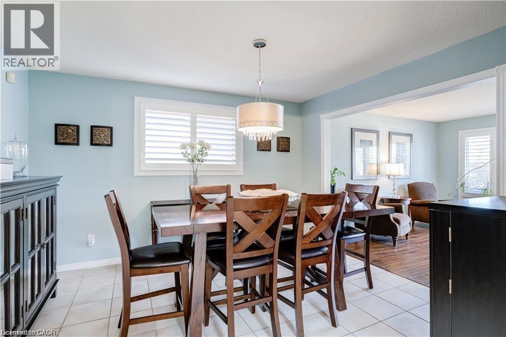 18 Charing Drive, Hamilton, ON - Indoor Photo Showing Dining Room
