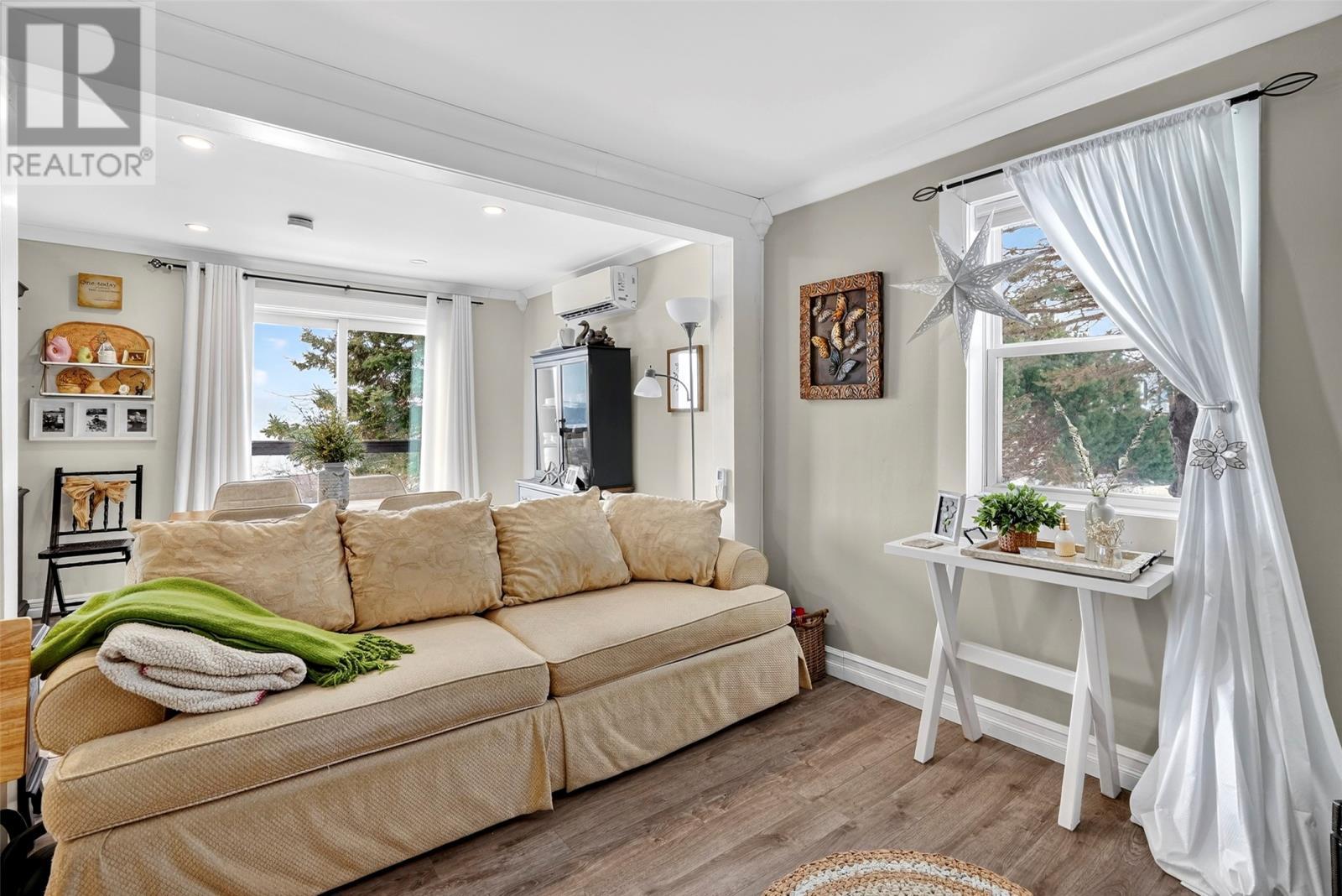 32 Longs Hill, Carbonear, NL - Indoor Photo Showing Living Room