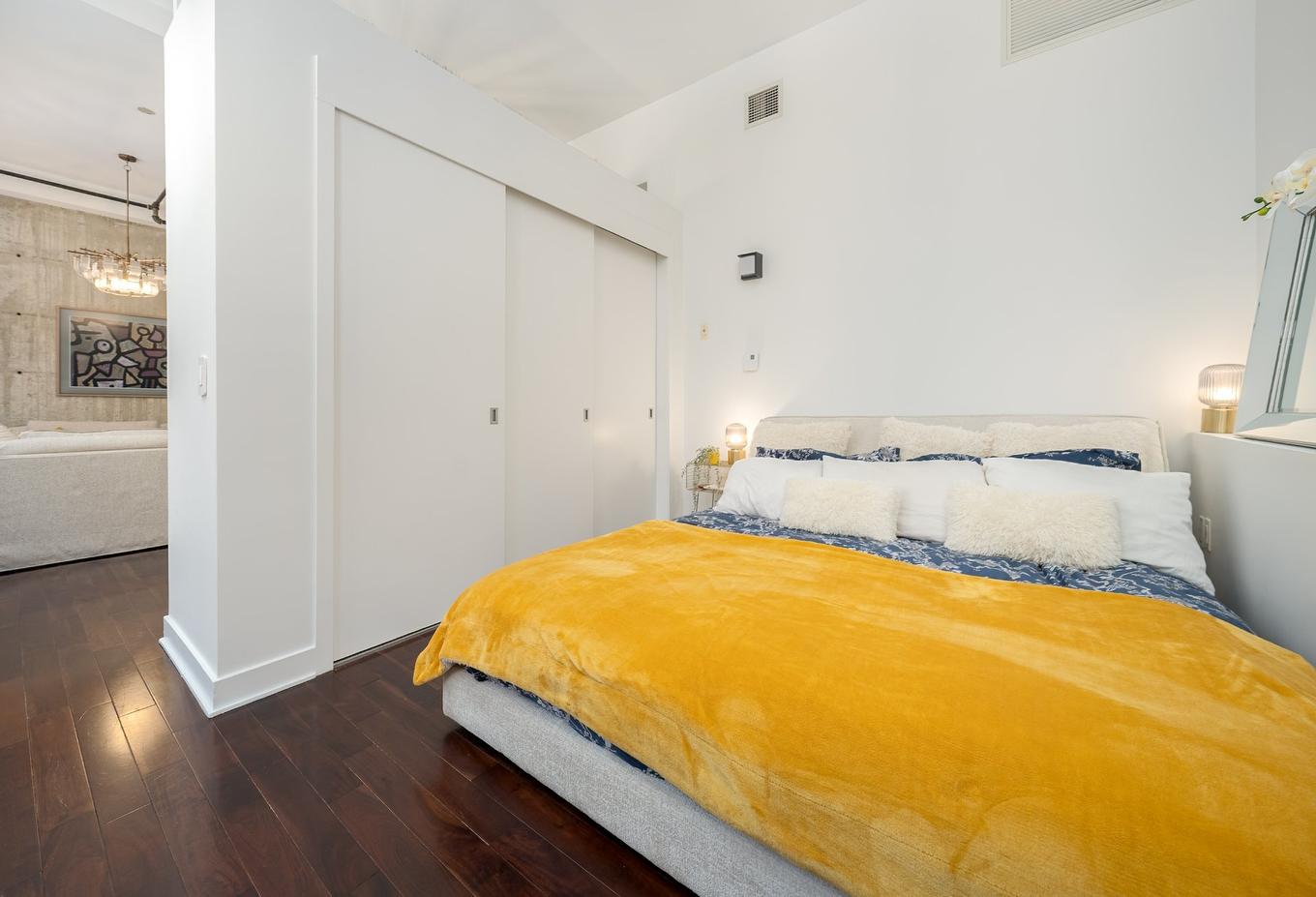 Bedroom - 306-1085 Rue St-Alexandre, Montréal (Ville-Marie), QC - Indoor Photo Showing Bedroom