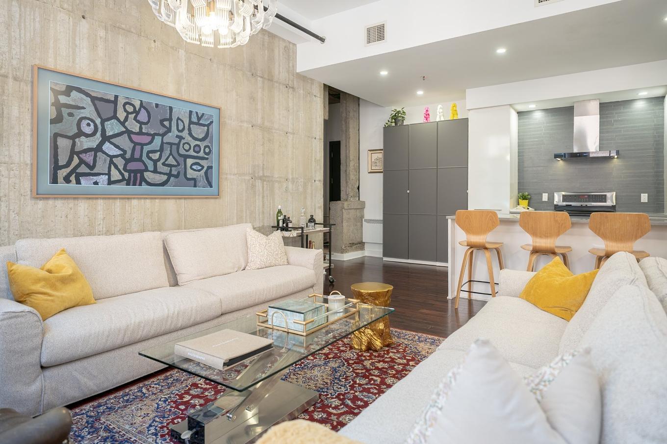 Living room - 306-1085 Rue St-Alexandre, Montréal (Ville-Marie), QC - Indoor Photo Showing Living Room