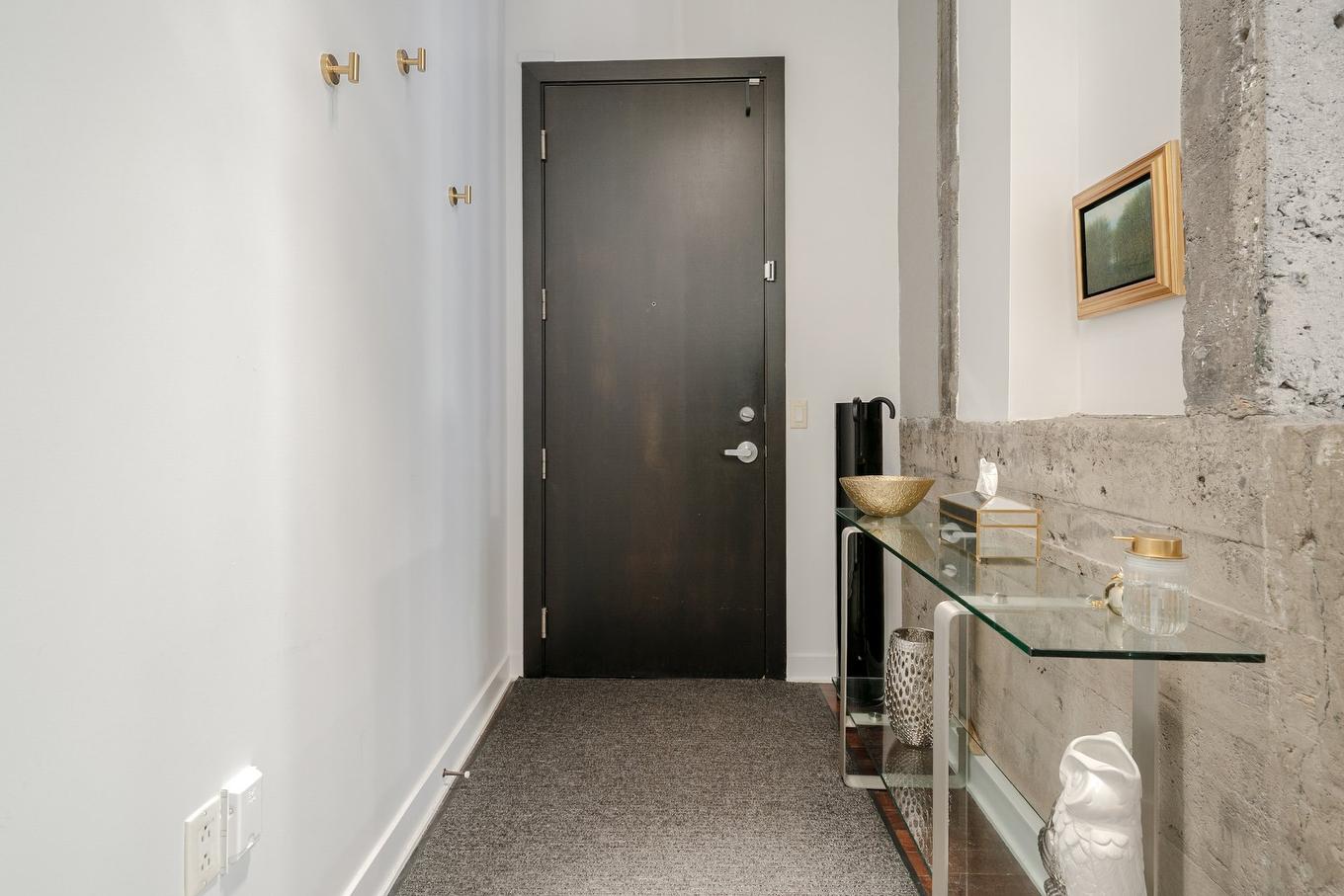 Hall - 306-1085 Rue St-Alexandre, Montréal (Ville-Marie), QC - Indoor Photo Showing Other Room