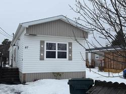 87 Pitt Street Florence, NS B1Y 1N6