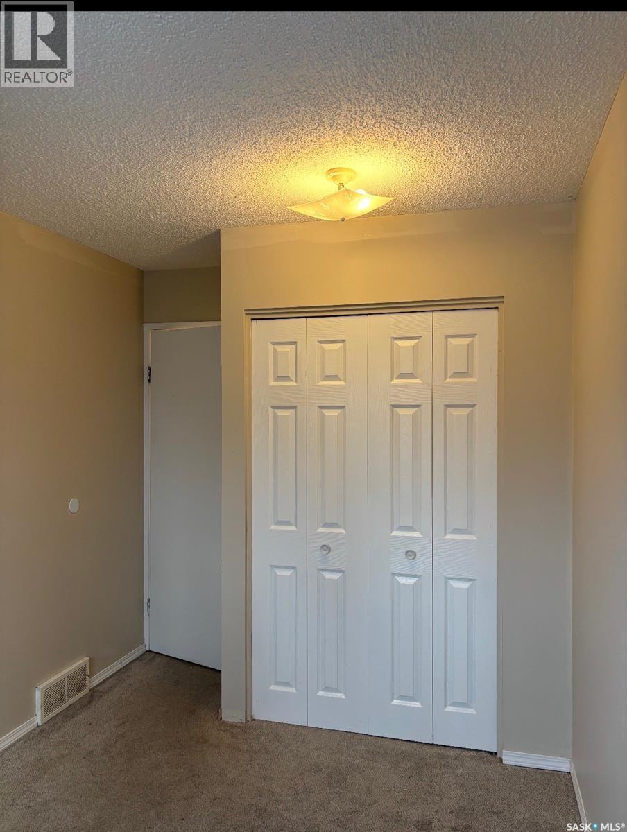 19 Hunt Crescent, Regina, SK - Indoor