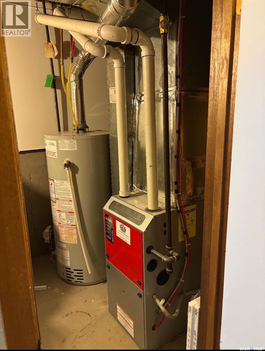 19 Hunt Crescent, Regina, SK - Indoor Photo Showing Basement