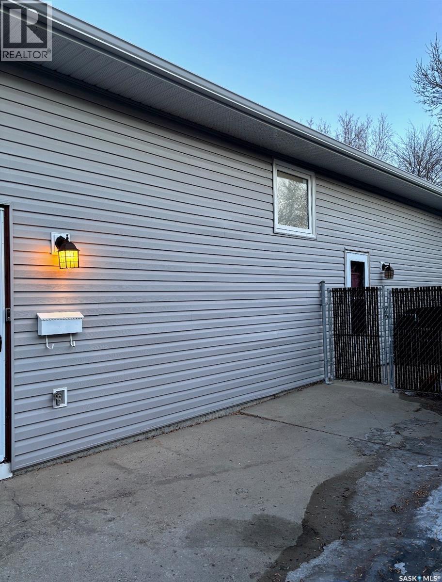 19 Hunt Crescent, Regina, SK - Outdoor