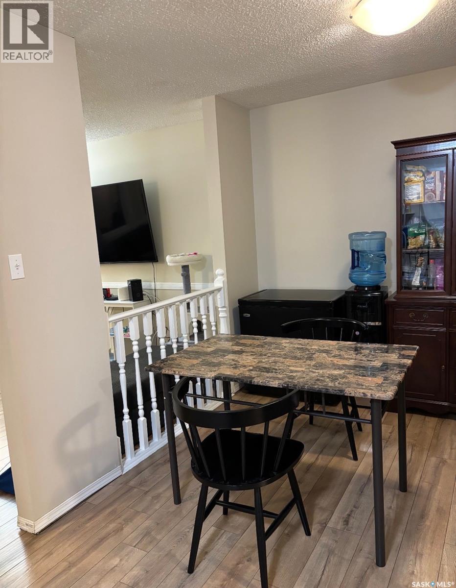 19 Hunt Crescent, Regina, SK - Indoor Photo Showing Dining Room