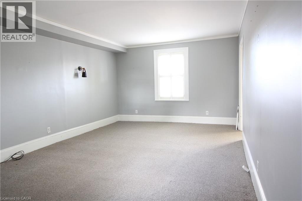 Living Room - 1076 King Road, Burlington, ON - Indoor Photo Showing Other Room