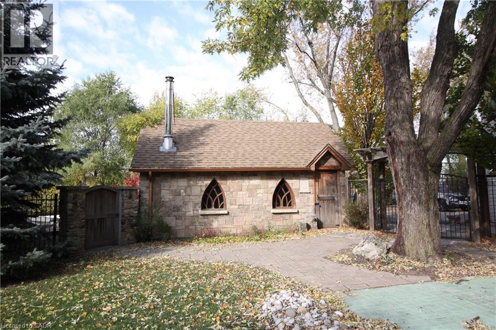 Garage/ Man Cave - 1076 King Road, Burlington, ON - Outdoor