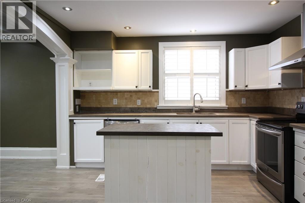 Kitchen - 1076 King Road, Burlington, ON - Indoor Photo Showing Kitchen