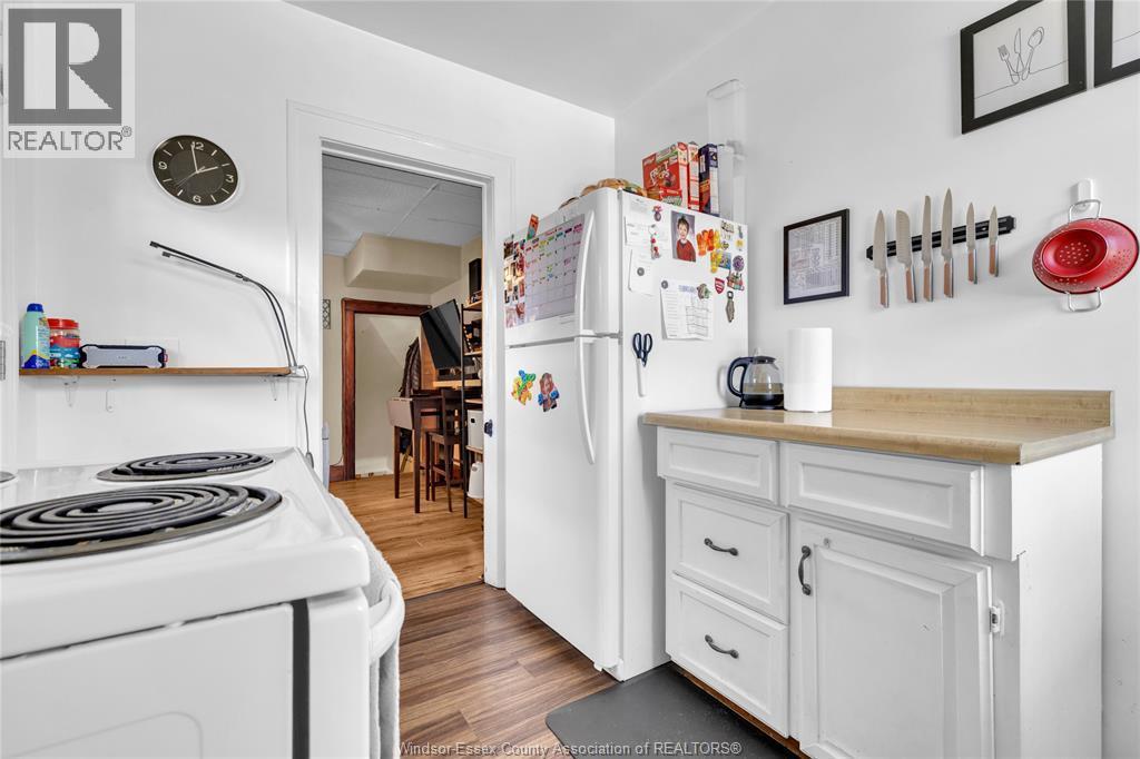 486-488 Cameron, Windsor, ON - Indoor Photo Showing Kitchen