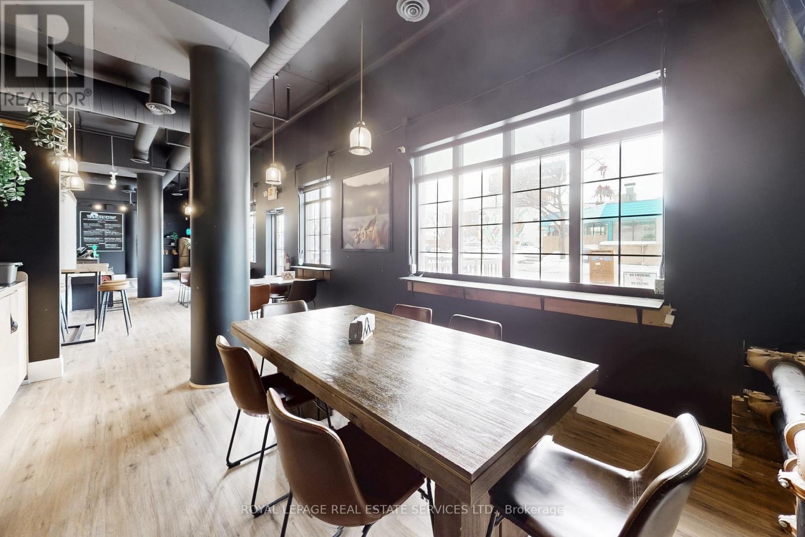6 - 399 Elizabeth Street, Burlington, ON