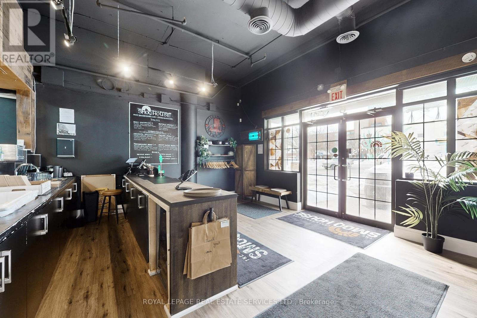 6 - 399 Elizabeth Street, Burlington, ON