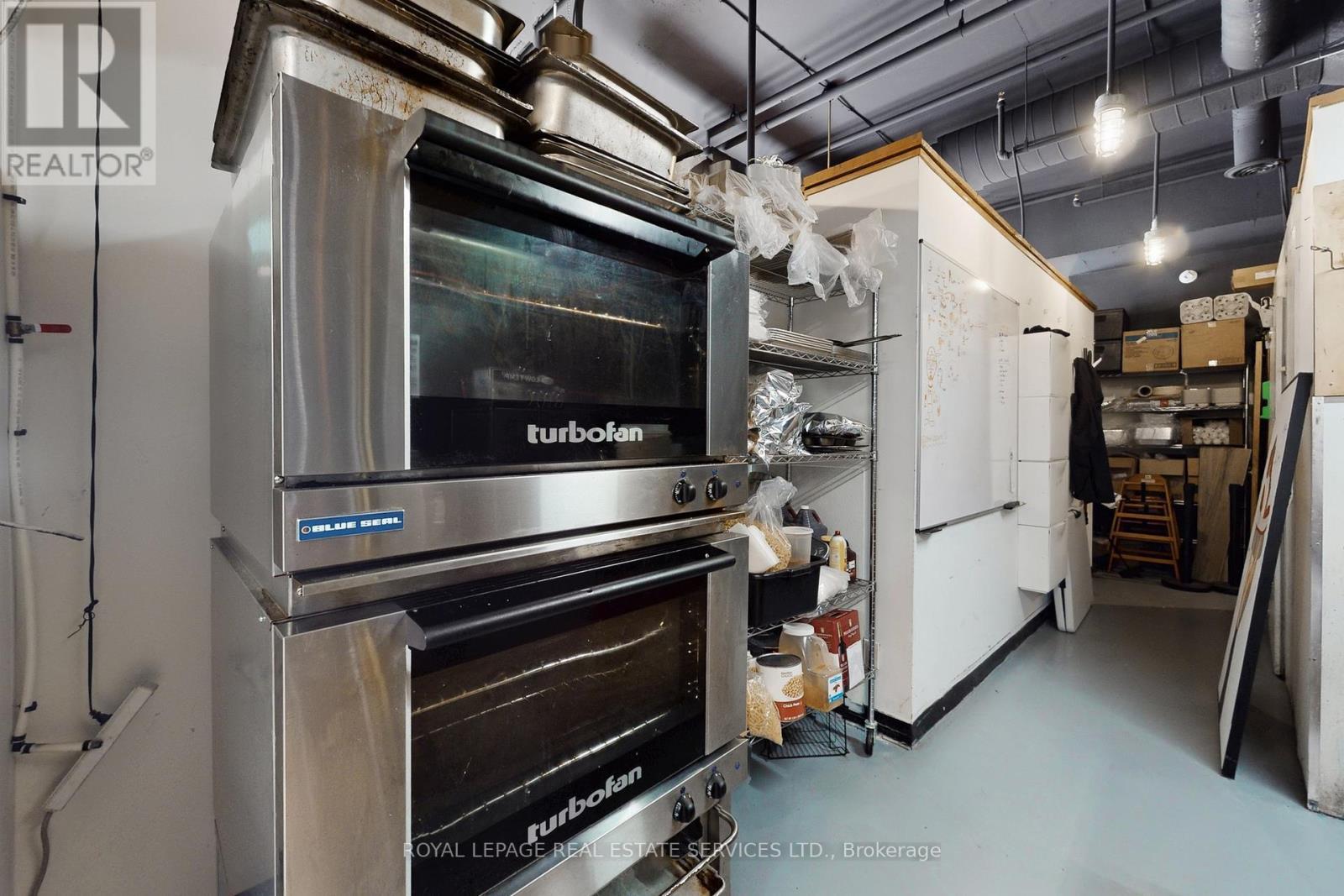 6 - 399 Elizabeth Street, Burlington, ON