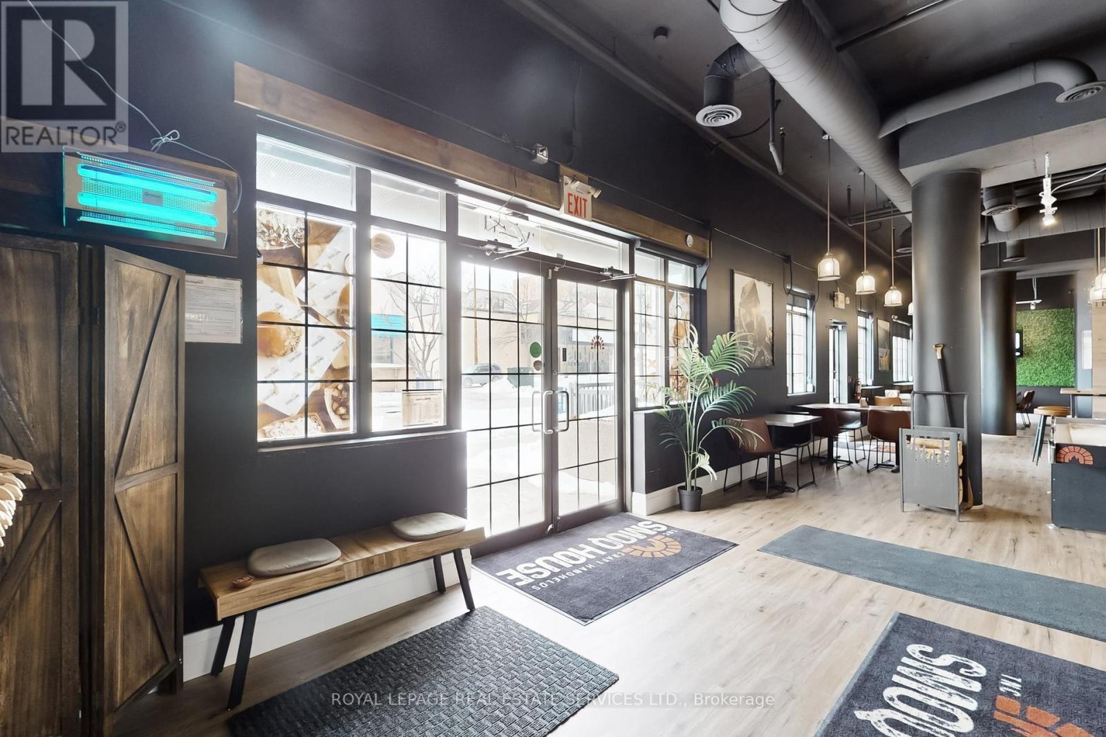 6 - 399 Elizabeth Street, Burlington, ON