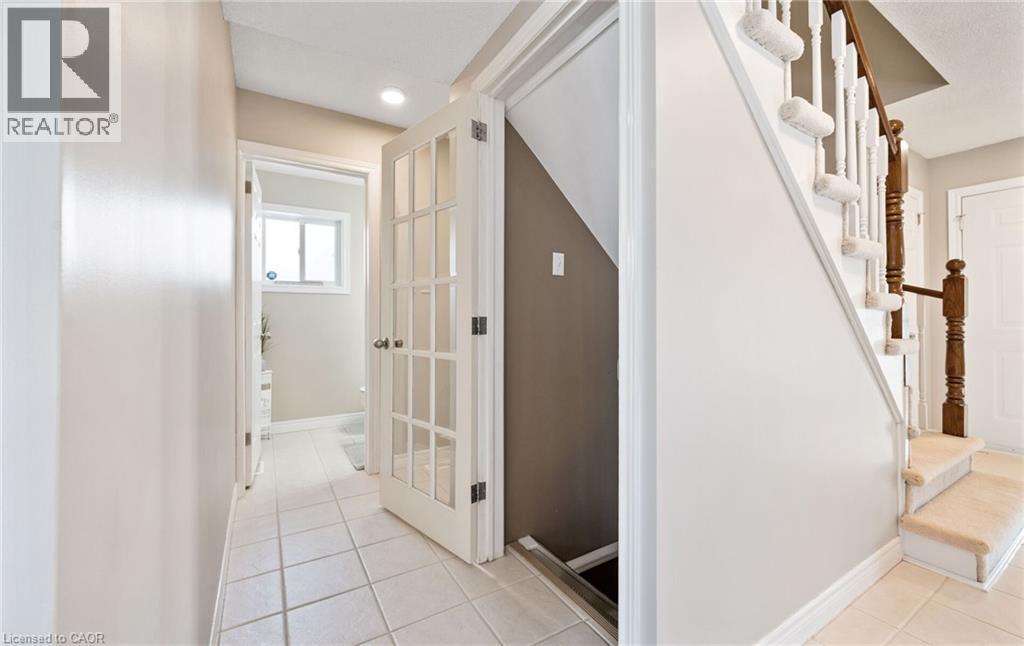 39 Colonial Crescent, Grimsby, ON - Indoor Photo Showing Other Room