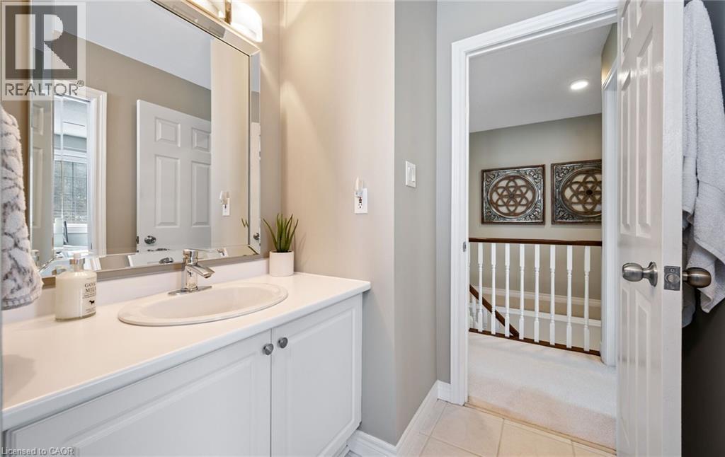 39 Colonial Crescent, Grimsby, ON - Indoor Photo Showing Bathroom