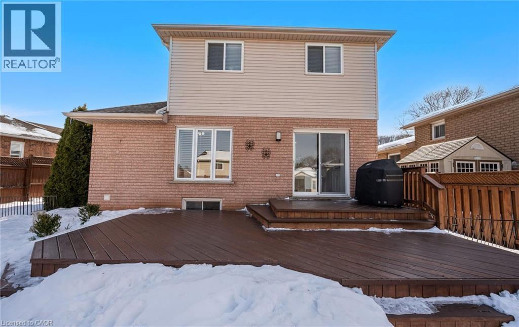 39 Colonial Crescent, Grimsby, ON - Outdoor With Deck Patio Veranda With Exterior