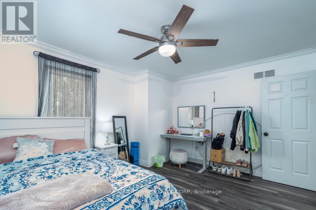 14 Sable Drive, Hamilton, ON - Indoor Photo Showing Bedroom