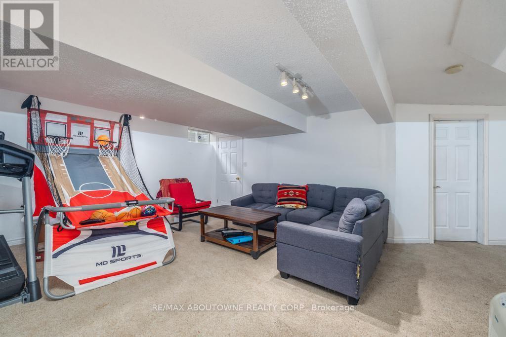 14 Sable Drive, Hamilton, ON - Indoor