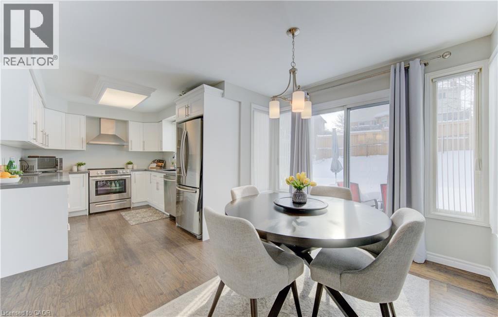 456 Oakfield Court, Waterloo, ON - Indoor Photo Showing Dining Room