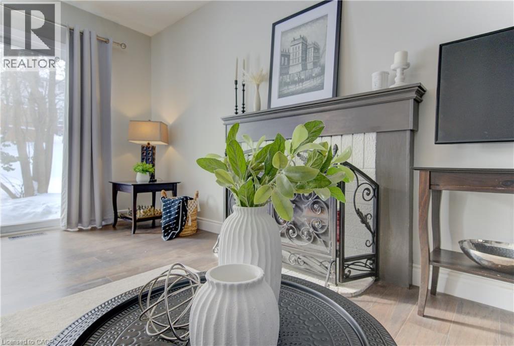 456 Oakfield Court, Waterloo, ON - Indoor