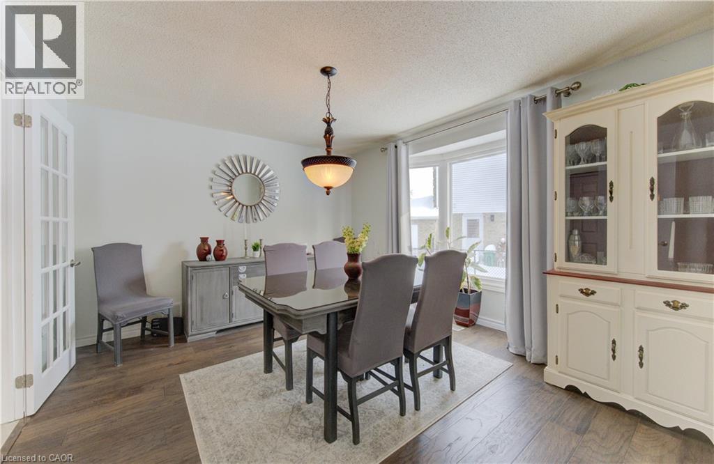 456 Oakfield Court, Waterloo, ON - Indoor Photo Showing Dining Room
