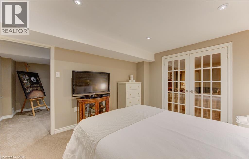 456 Oakfield Court, Waterloo, ON - Indoor Photo Showing Bedroom