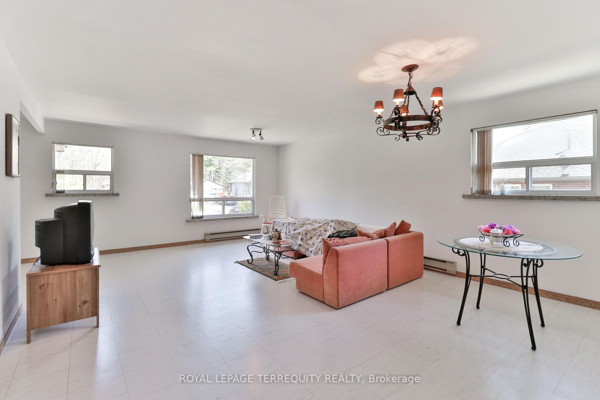 46 Stocco Circle, Tiny, ON - Indoor