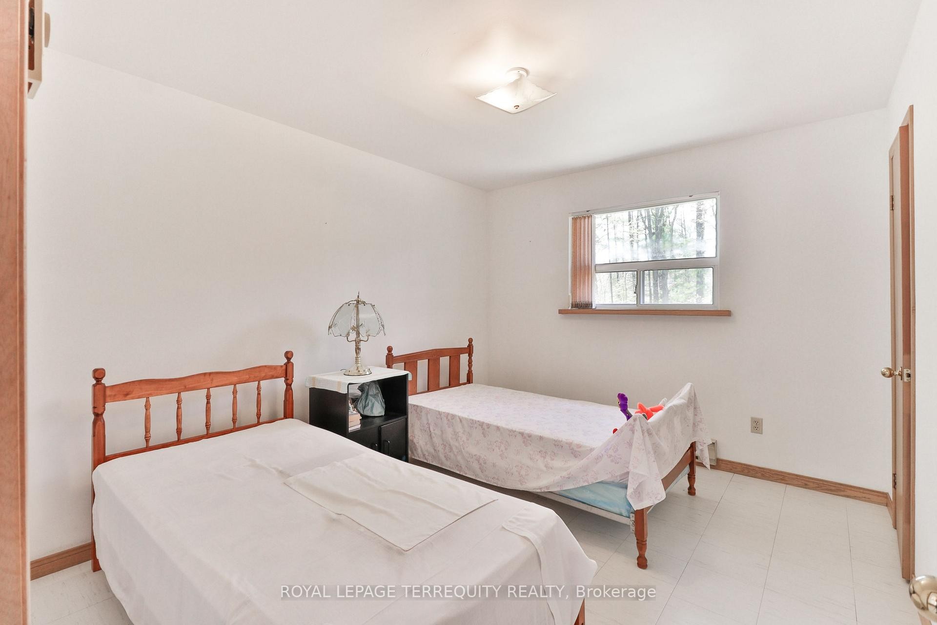 46 Stocco Circle, Tiny, ON - Indoor Photo Showing Bedroom