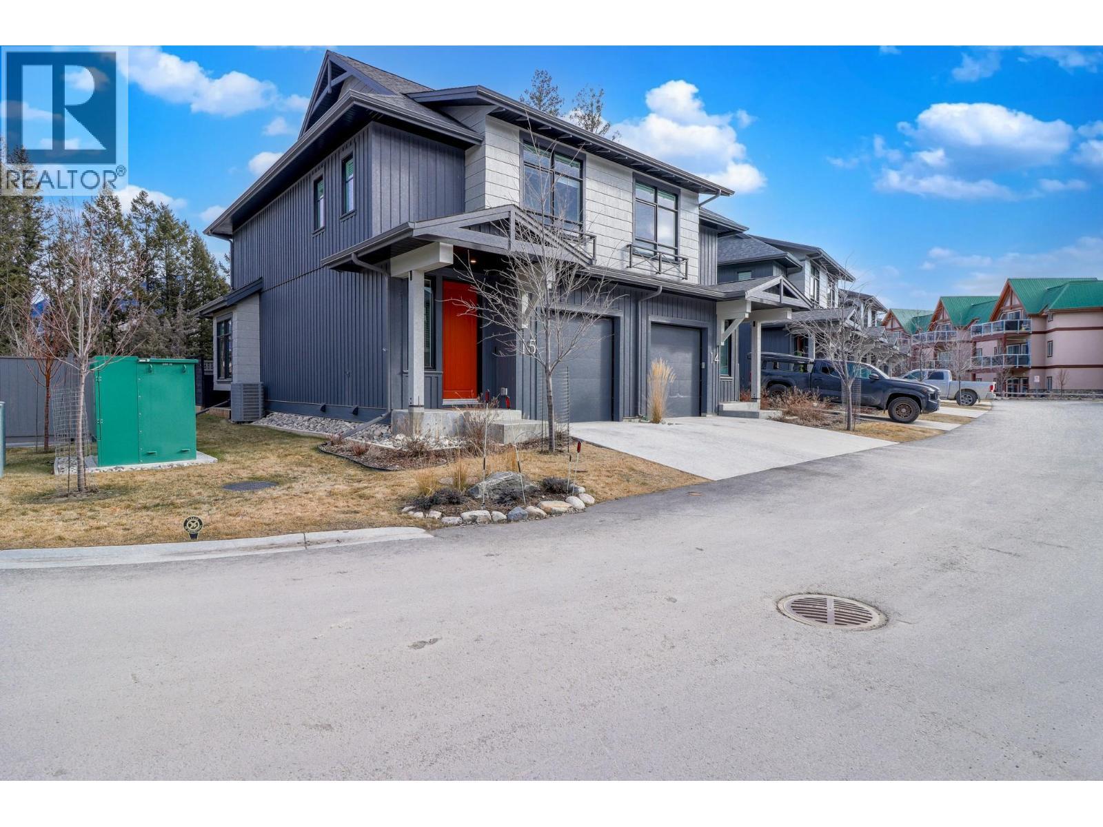703 15A Crescent Unit# 15, Invermere, BC - Outdoor With Facade