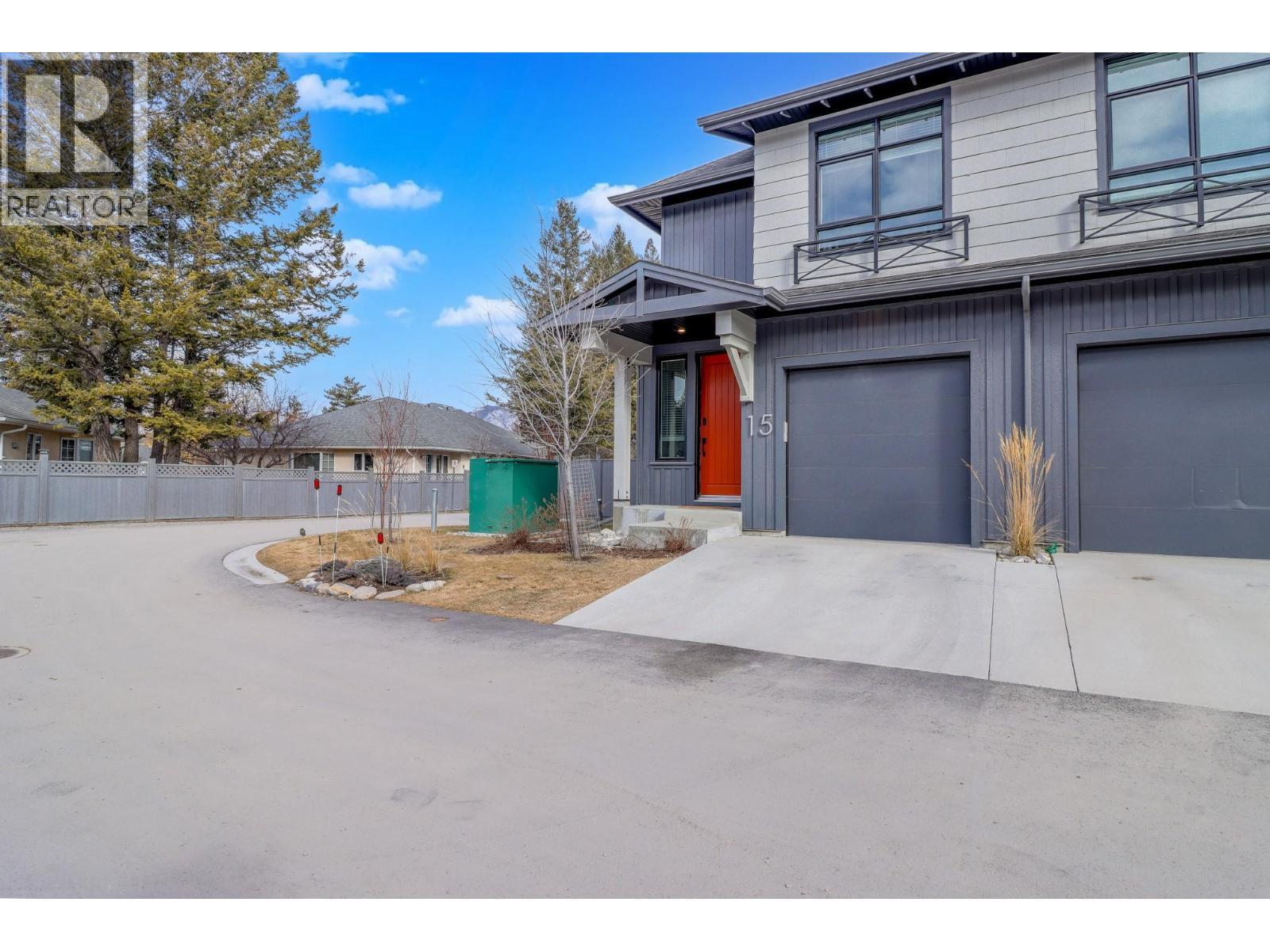 703 15A Crescent Unit# 15, Invermere, BC - Outdoor With Facade